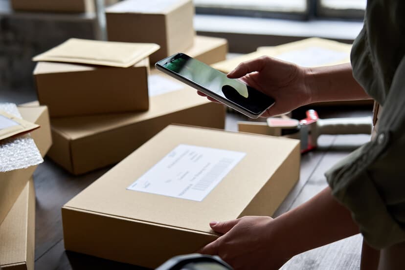 Smart Packaging Choices for CPOs: How Corrugated Boxes, Adhesive Tape, and Courier Solutions Optimize Procurement Efficiency